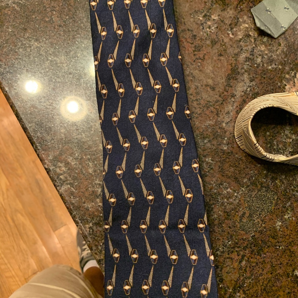 Bill blass blue pattern tie